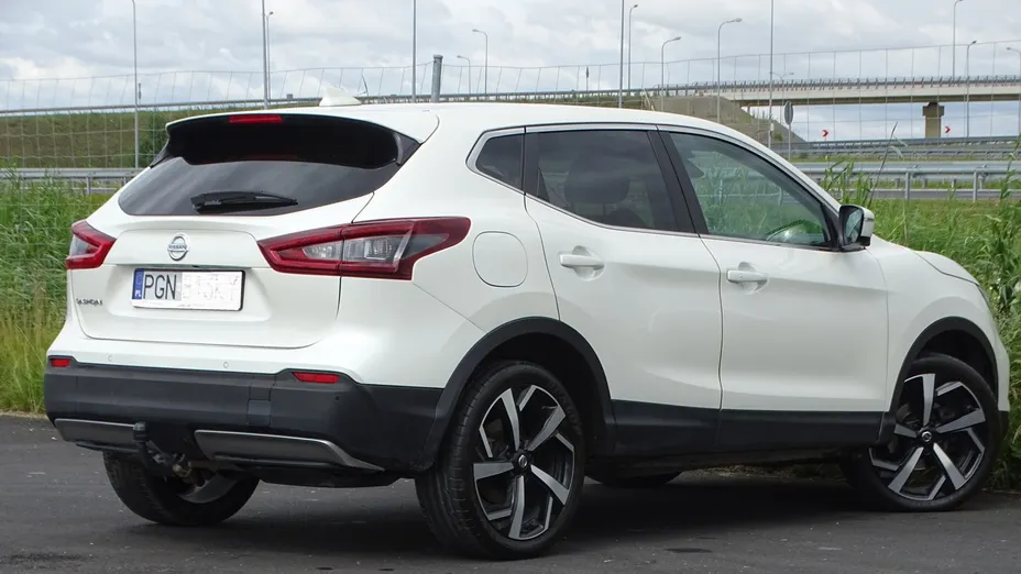 NISSAN Qashqai -
