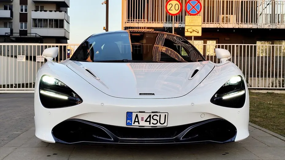 McLaren 720S Coupe -