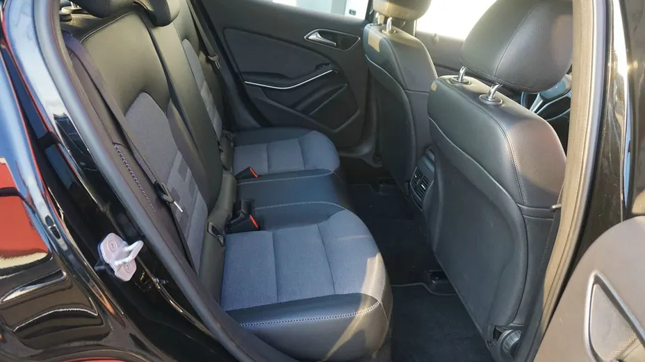 MERCEDES-BENZ GLA GLA 200 7G-DCT Urban