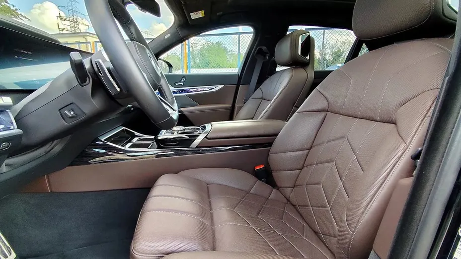 BMW i7 i7 105.7kWh eDrive50 Individual Edition