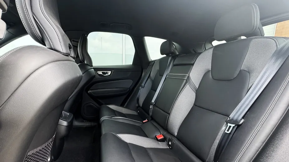 VOLVO XC60 XC60 B5 D AWD R-Design aut