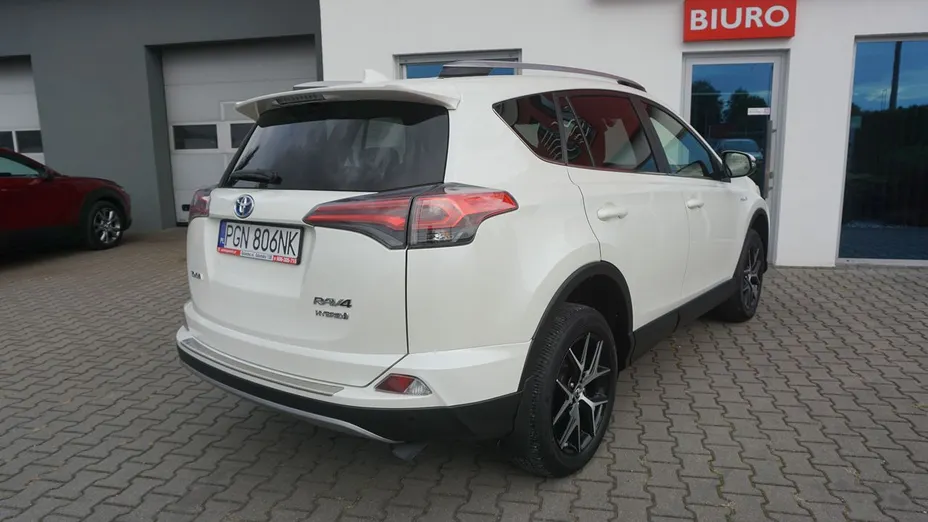 TOYOTA RAV4 -