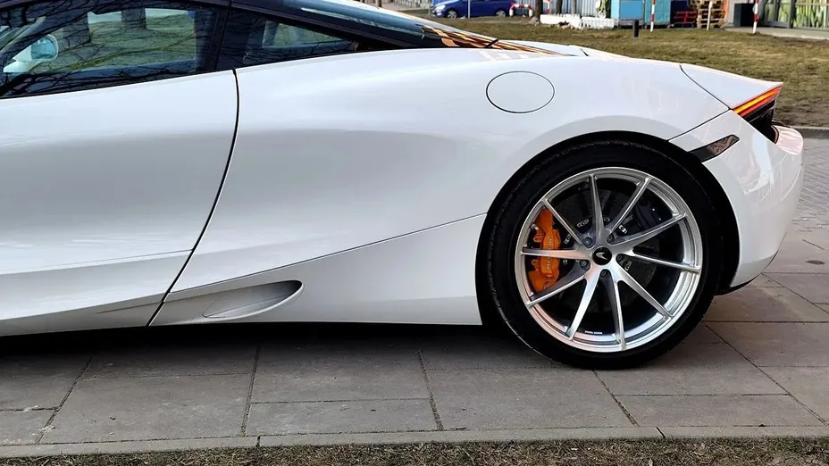 McLaren 720S Coupe -