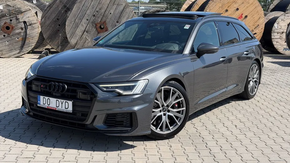 AUDI S6 -