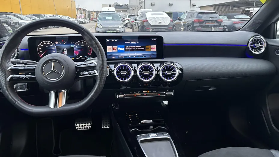 MERCEDES-BENZ A Klasa A 200 AMG Line 7G-DCT