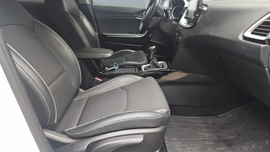KIA Cee'd Ceed 1.6 CRDi SCR L