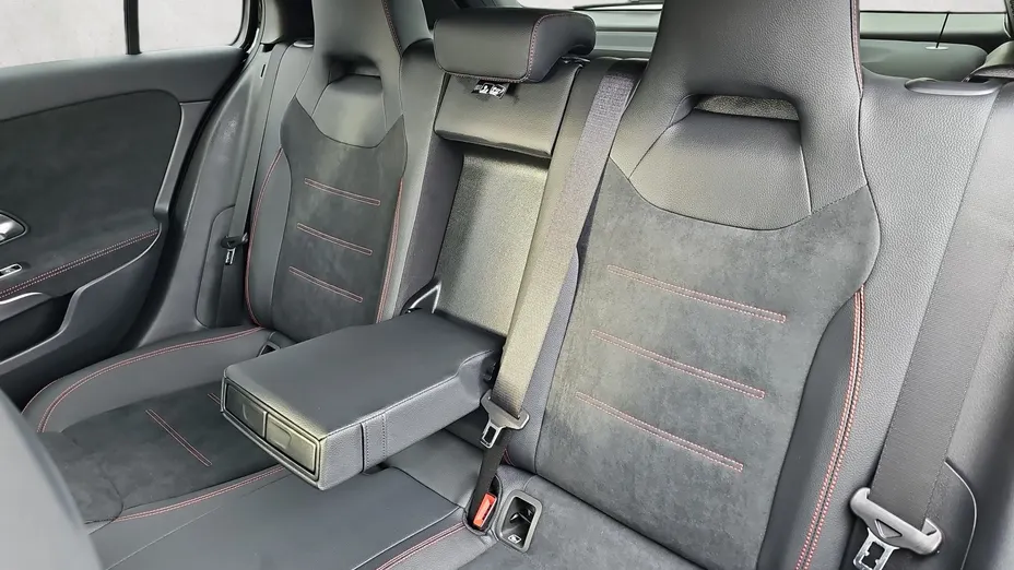 MERCEDES-BENZ A Klasa A 250 e PHEV AMG Line 8G-DCT