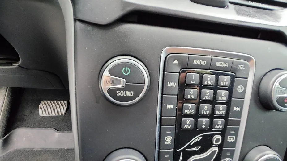 VOLVO V40 V40 D3 Drive-E SCR Momentum aut