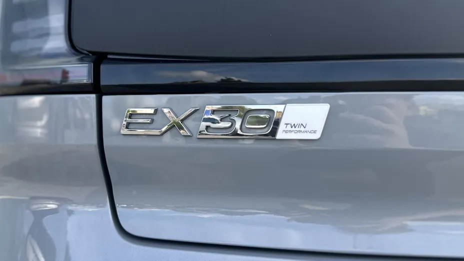 VOLVO EX30 EX30 CC 69kWh Twin Motor Ultra