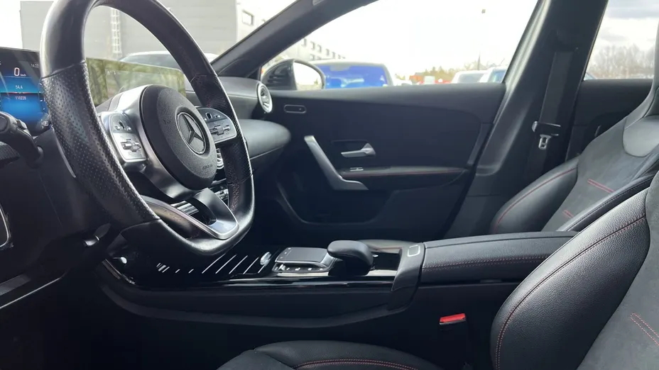 MERCEDES-BENZ A Klasa A 180 AMG Line 7G-DCT