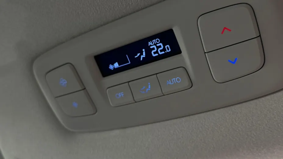 HYUNDAI Staria Staria 1.6 T-GDI HEV Luxury aut Nowy