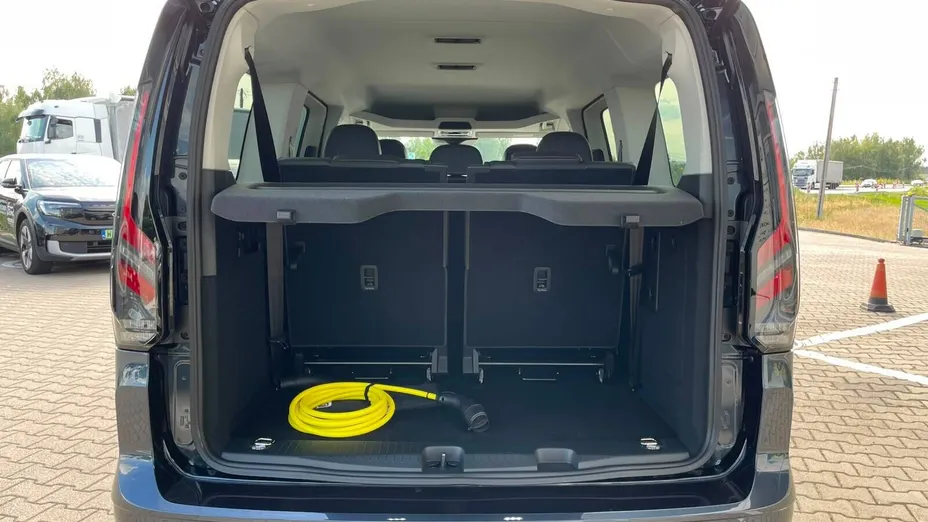 FORD Tourneo Connect Grand Tourneo Connect 1.5 PHEV Titanium aut Nowy