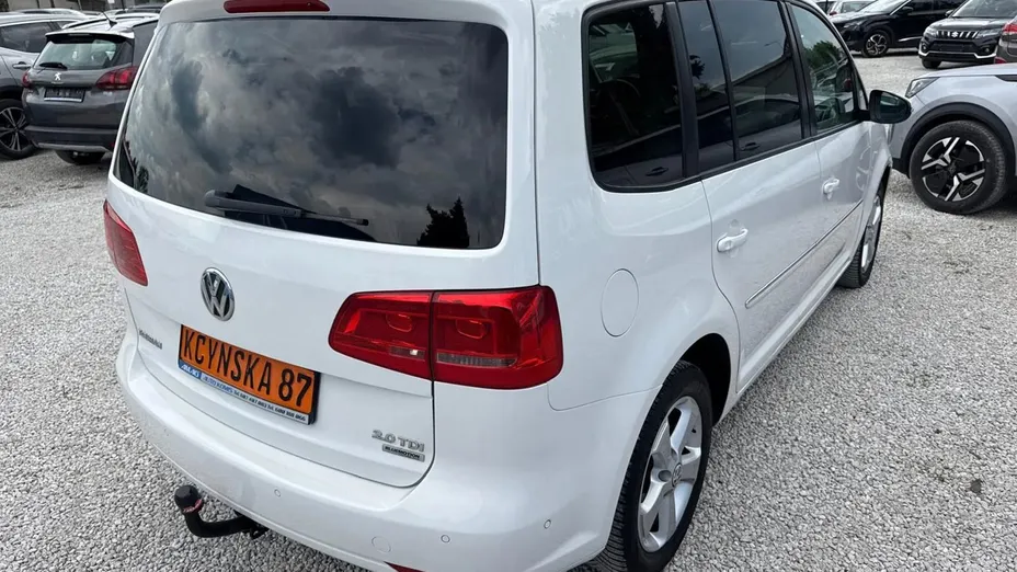 VOLKSWAGEN Touran -