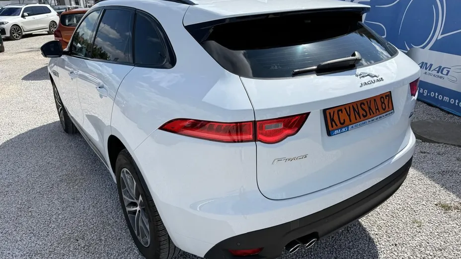 JAGUAR F-Pace -