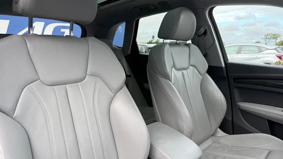 AUDI Q5 -