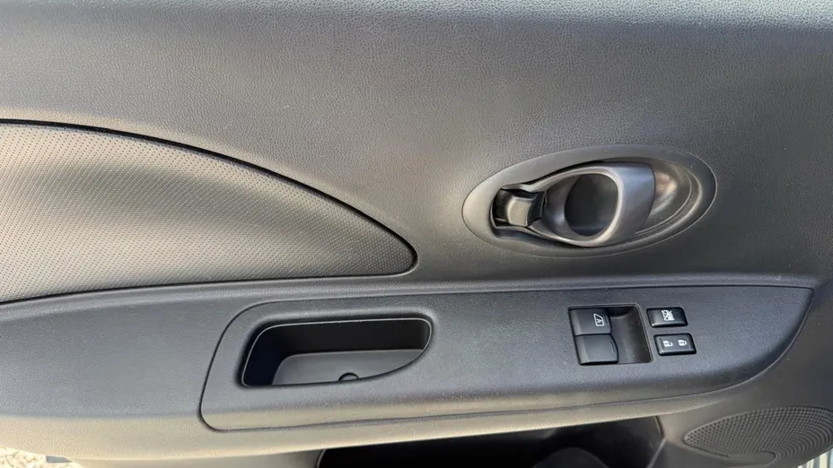 NISSAN Micra -