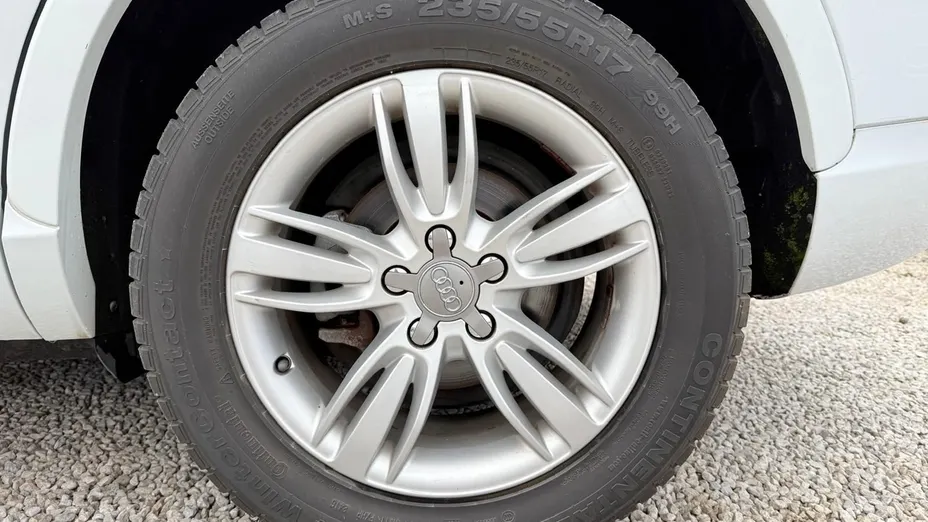 AUDI Q3 -