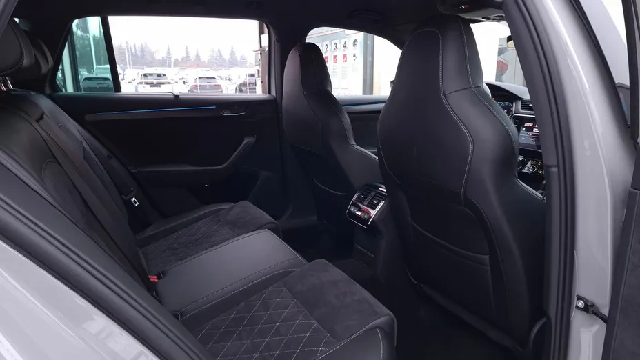 SKODA Superb Superb 2.0 TDI SCR Sportline DSG