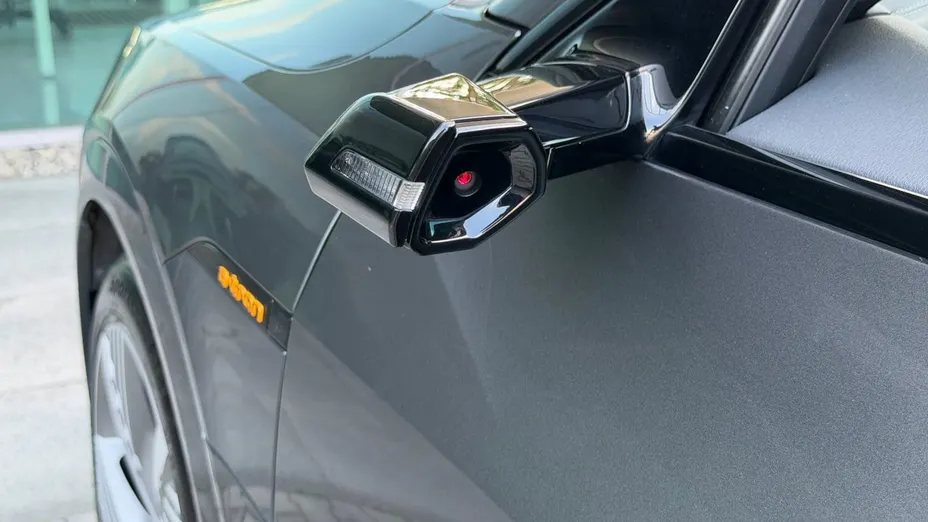 AUDI e-tron -