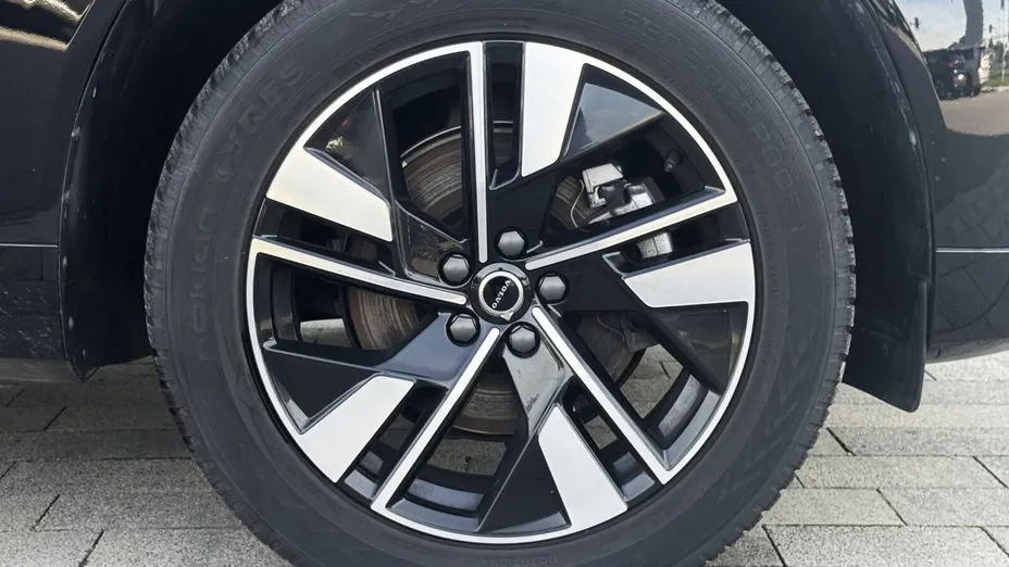 VOLVO XC60 XC60 B5 B AWD Plus Dark aut