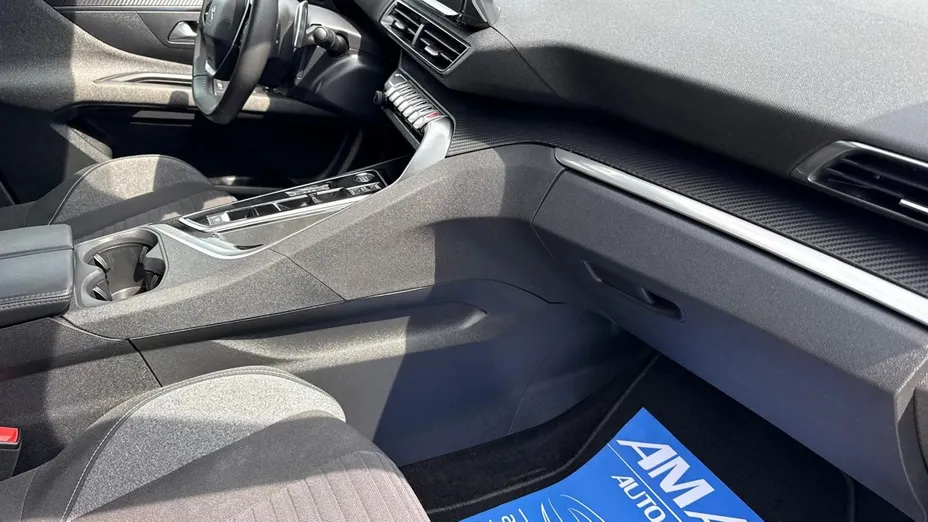 PEUGEOT 3008 -