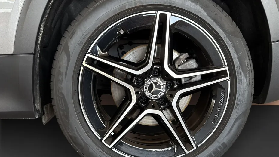 MERCEDES-BENZ GLB GLB 220 d 4-Matic AMG Line 8G-DCT
