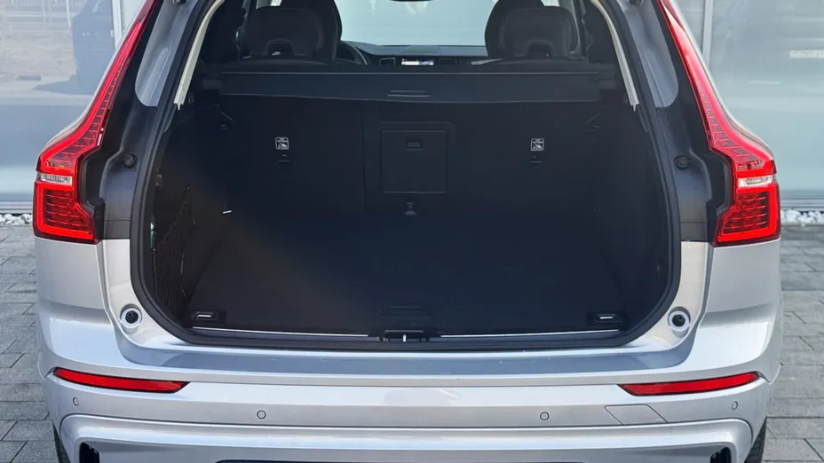 VOLVO XC60 XC60 T6 Plug-In Hybrid AWD Plus Dark aut