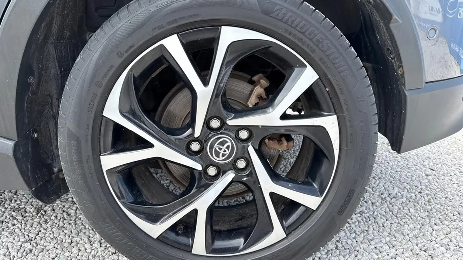 TOYOTA C-HR -