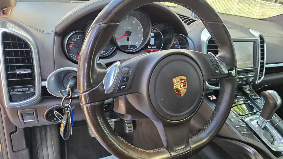PORSCHE Cayenne -