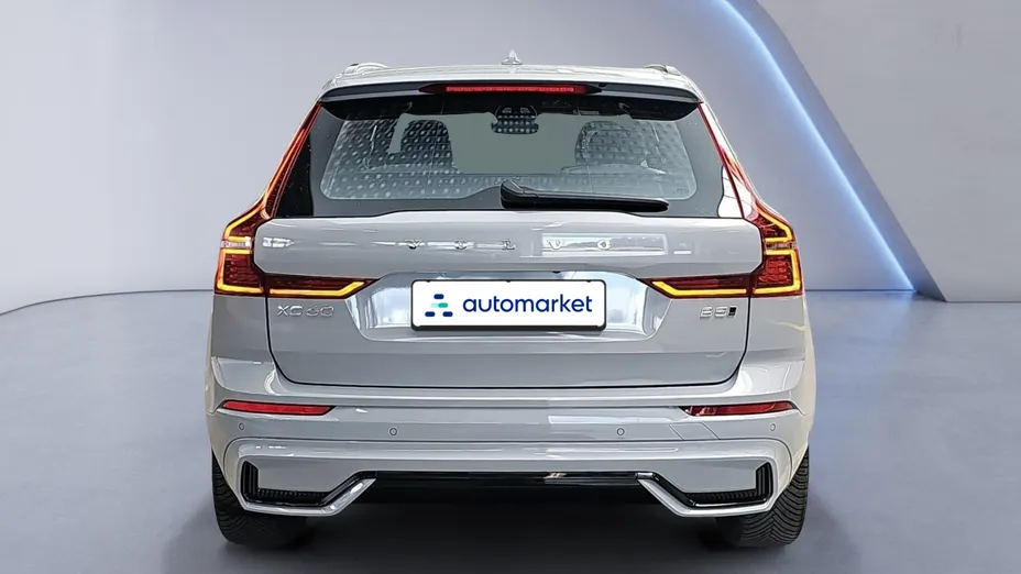 VOLVO XC60 XC60 B5 B AWD Plus Dark aut