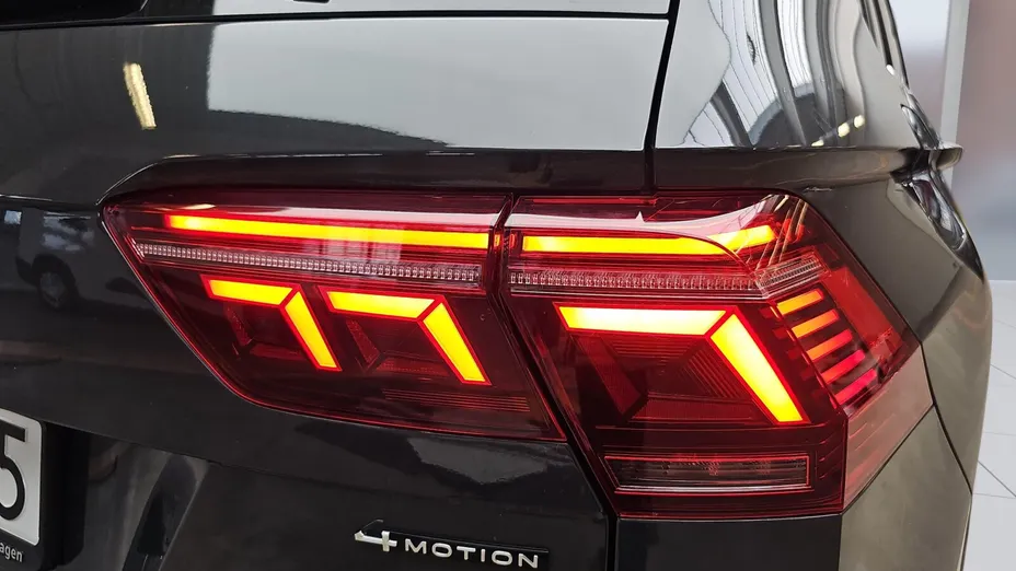 VOLKSWAGEN Tiguan Tiguan 2.0 TSI 4Mot. Elegance DSG