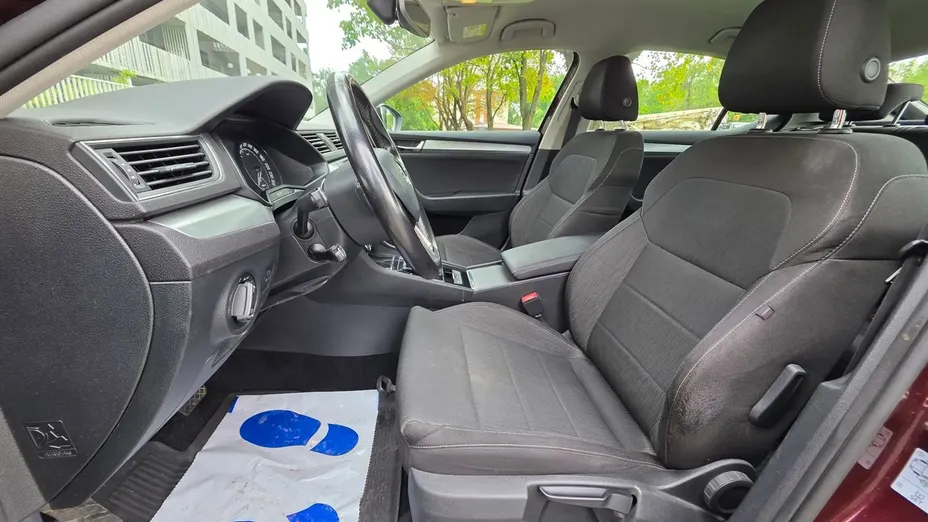 SKODA Superb -