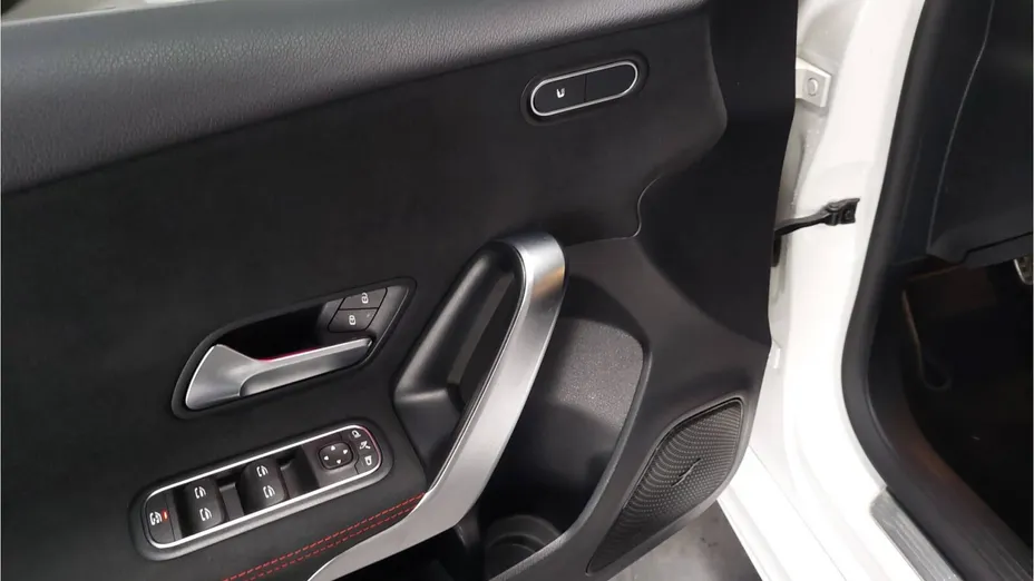 MERCEDES-BENZ A Klasa A 220 4-Matic AMG Line 8G-DCT