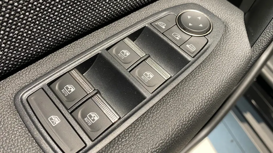 MITSUBISHI Grandis Grandis 1.3T mHEV Intense Style Cold DCT Nowy