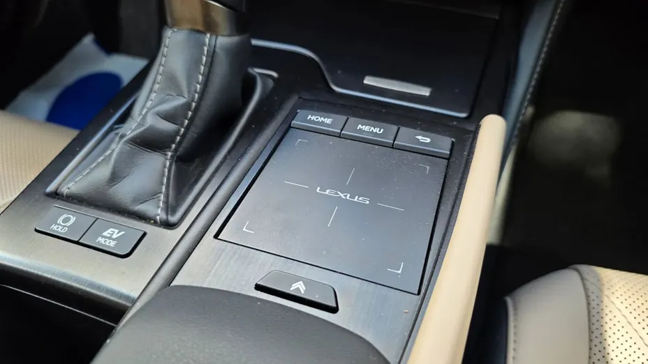 LEXUS ES -