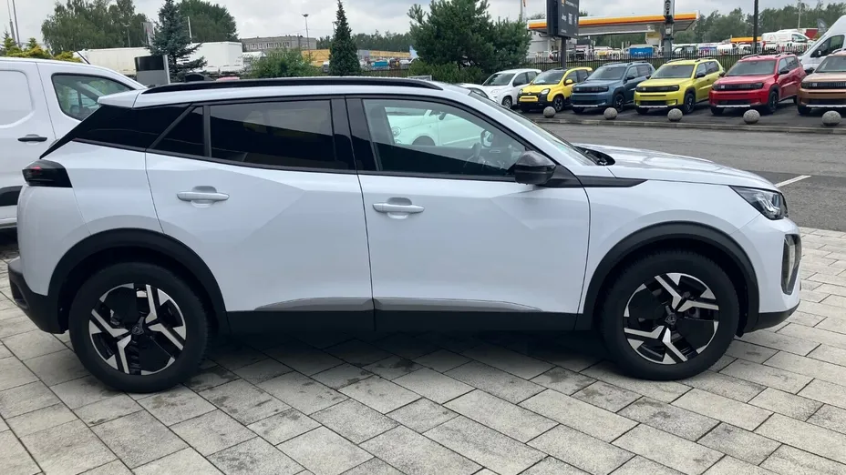 PEUGEOT 2008 2008 PureTech 130 Allure S&S EAT8