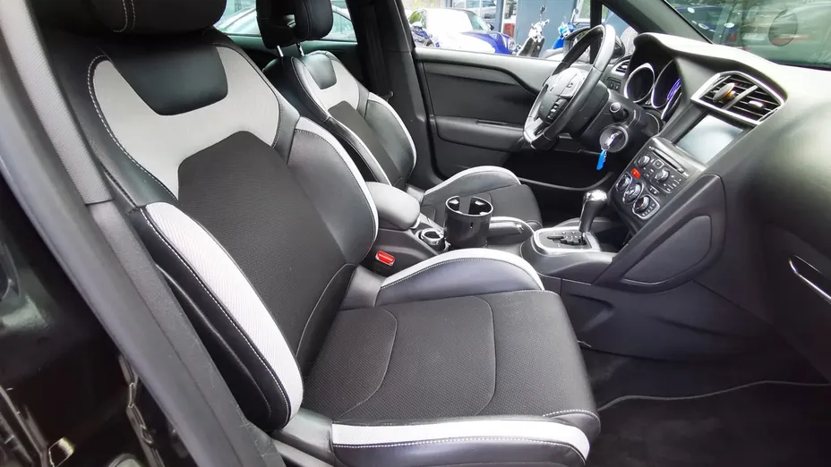 CITROEN DS4 -