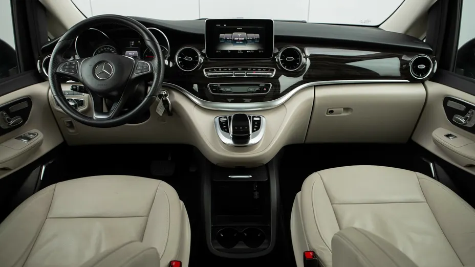 MERCEDES-BENZ V Klasa V 250 d 4-Matic Avantgarde 9G-Tronic (długi)