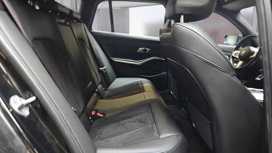 BMW Seria 3 330i aut