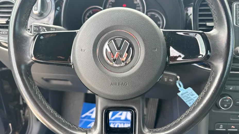 VOLKSWAGEN Beetle -