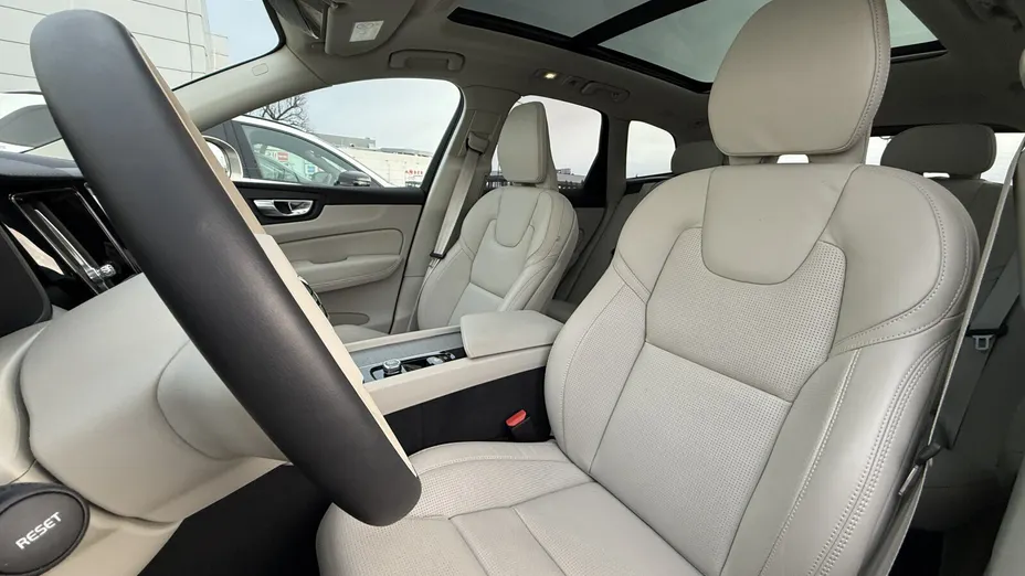 VOLVO XC60 XC60 T6 Plug-In Hybrid AWD Ultra Bright aut