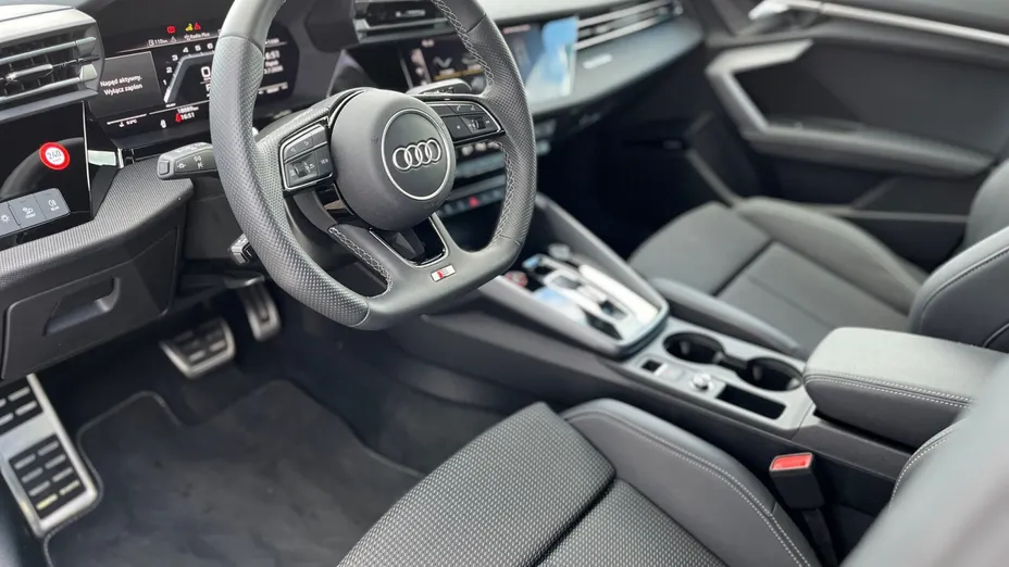 AUDI S3 -