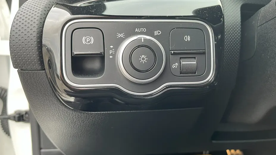 MERCEDES-BENZ A Klasa A 200 AMG Line 7G-DCT