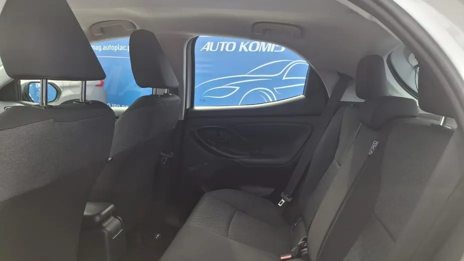 TOYOTA Yaris -