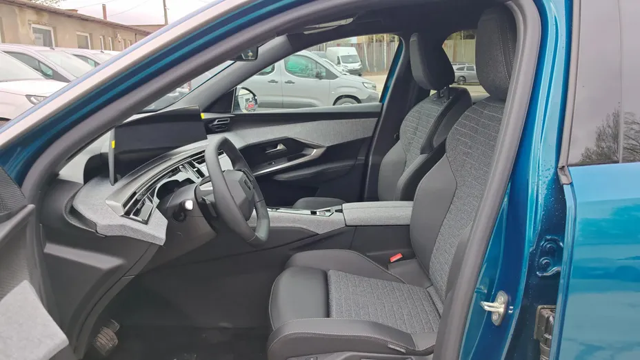 PEUGEOT 3008 3008 1.2 PureTech mHEV Allure e-DCS6 Nowy