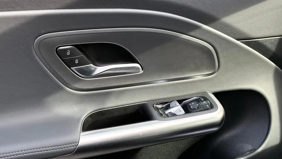 MERCEDES-BENZ CLA -