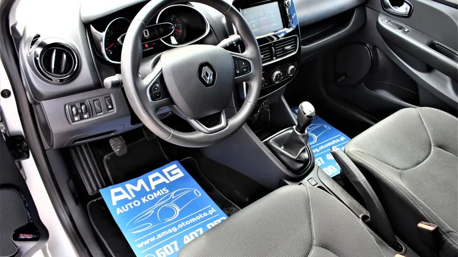 RENAULT Clio -
