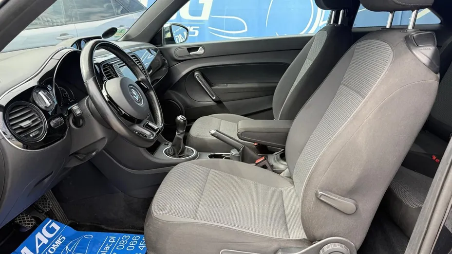 VOLKSWAGEN Beetle -