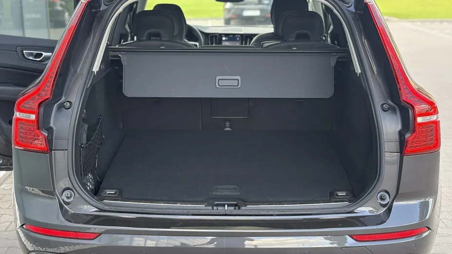 VOLVO XC60 XC60 T6 Plug-In Hybrid AWD Plus Dark aut
