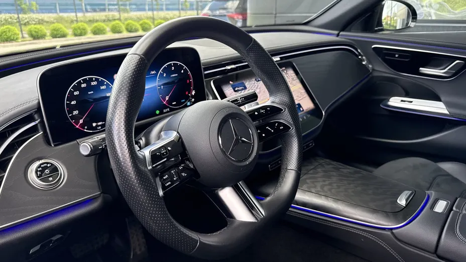 MERCEDES-BENZ E Klasa E 220 d mHEV 4-Matic AMG 9G-Tronic